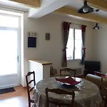 Alojamento de Acomodação e Pequeno-almoço Du Pagoulin - D'hôtes 3*