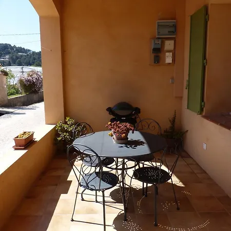 Du Pagoulin - D'hotes Bed & Breakfast 3*